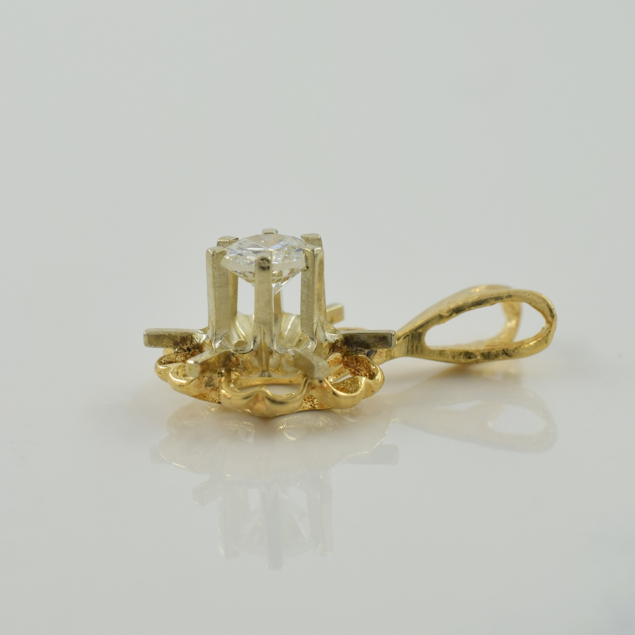 Pendentif en diamant cathédrale | 0,15 ct |