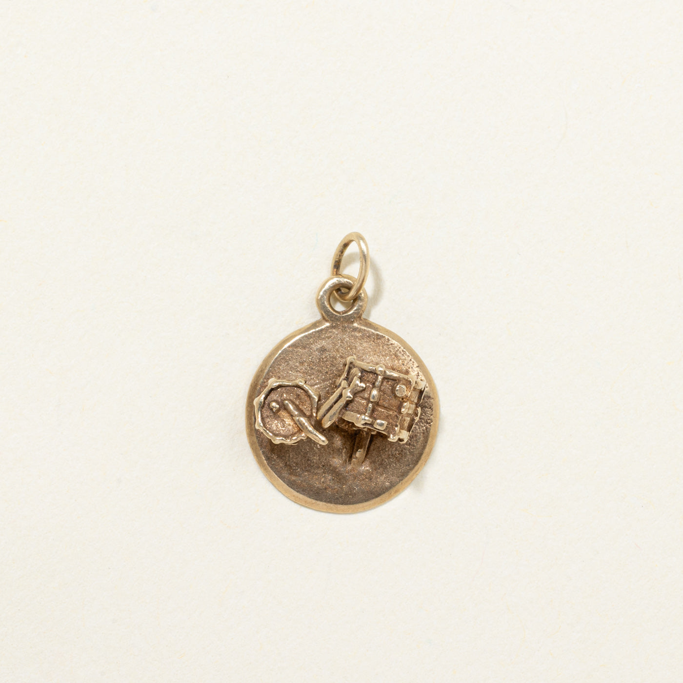 10K Yellow Gold Engraved Drum Pendant