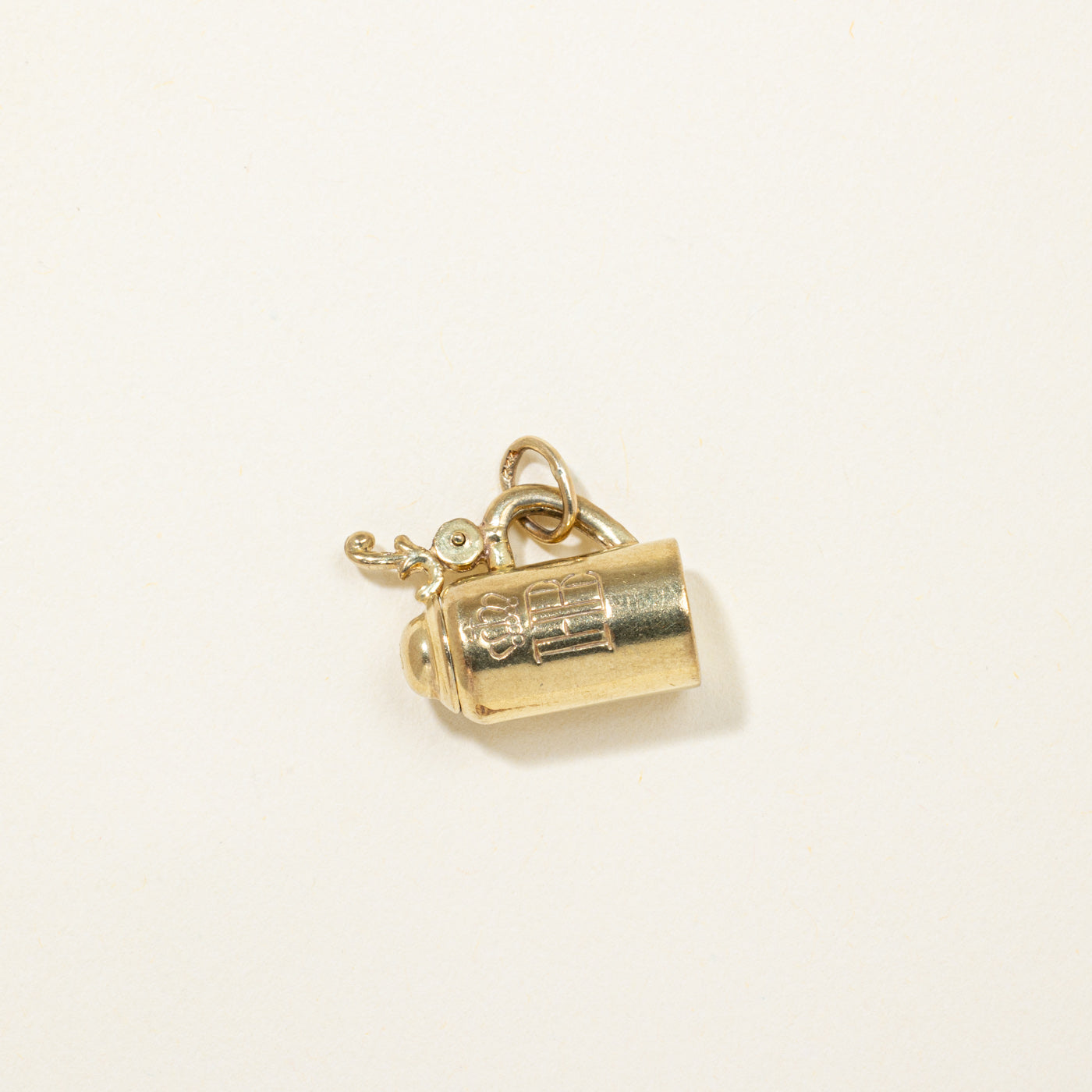 8K Yellow Gold Engraved Hofbräu München Stein Charm