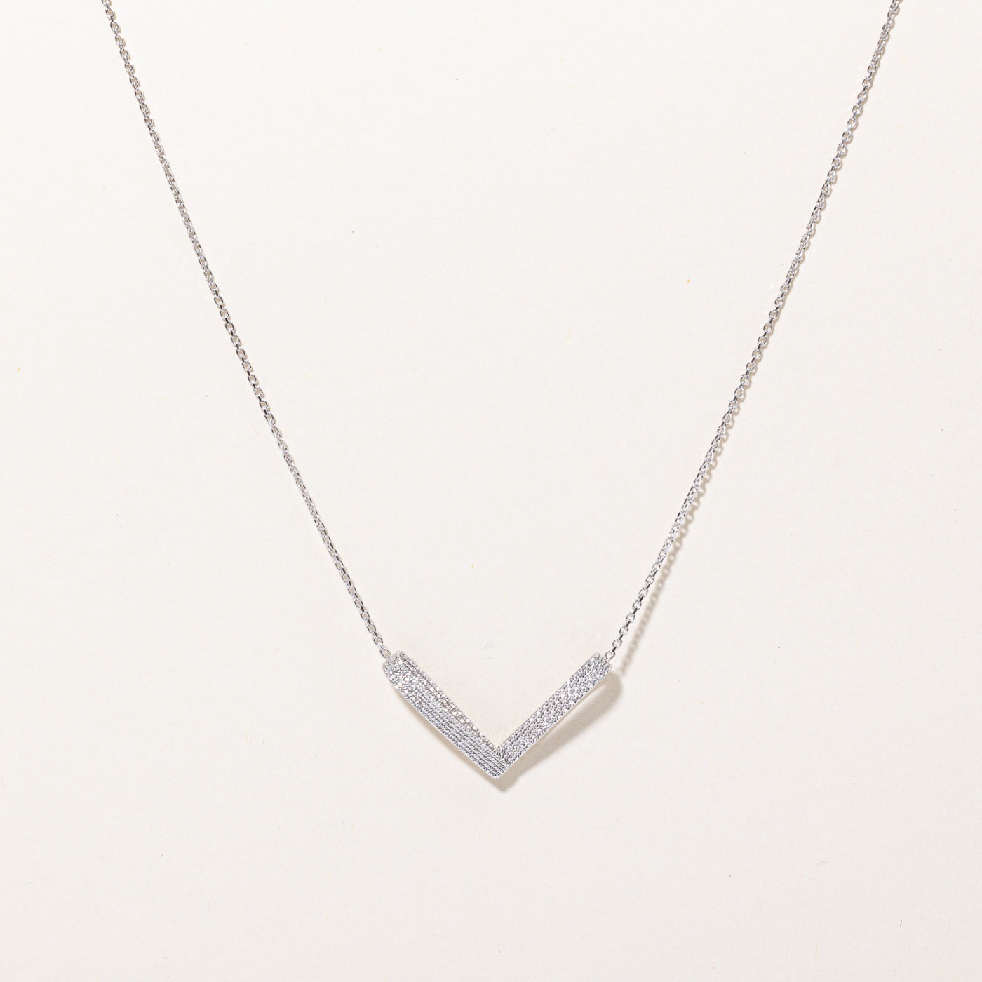 18k White Gold Pendant Necklace | 17" |