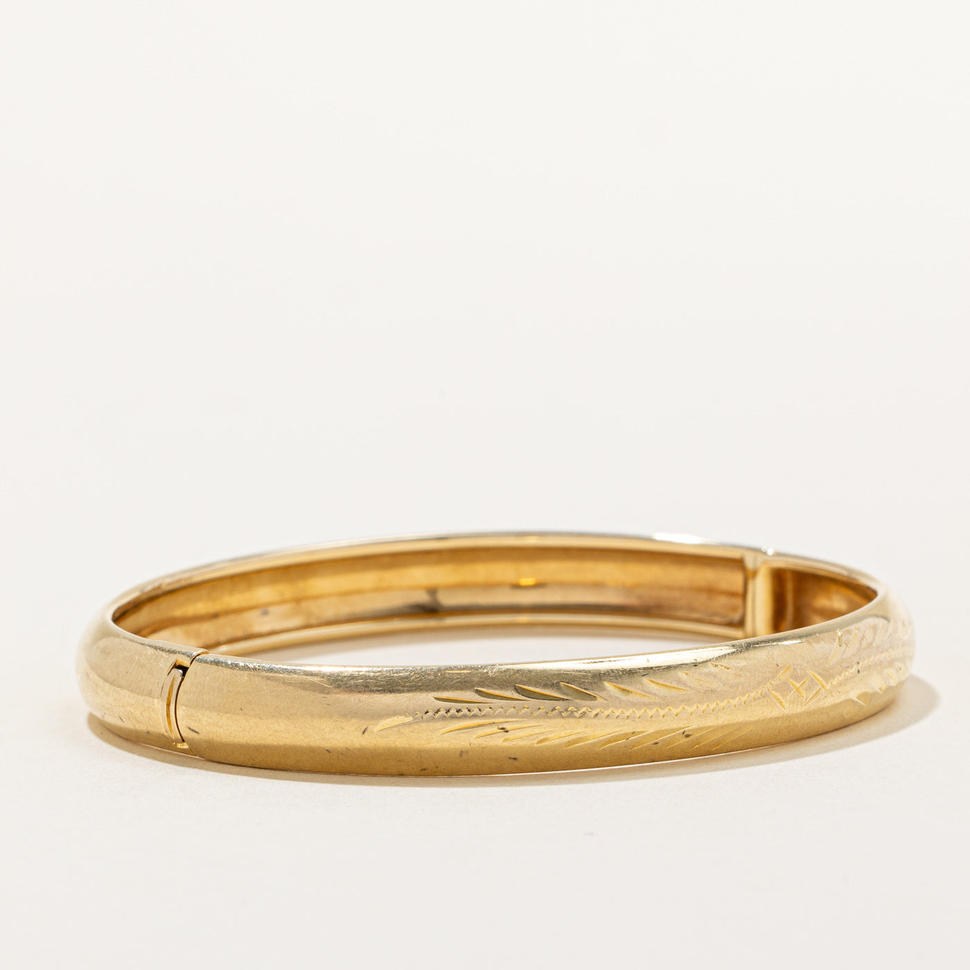 Italian 18k Yellow Gold Bangle | 7" |