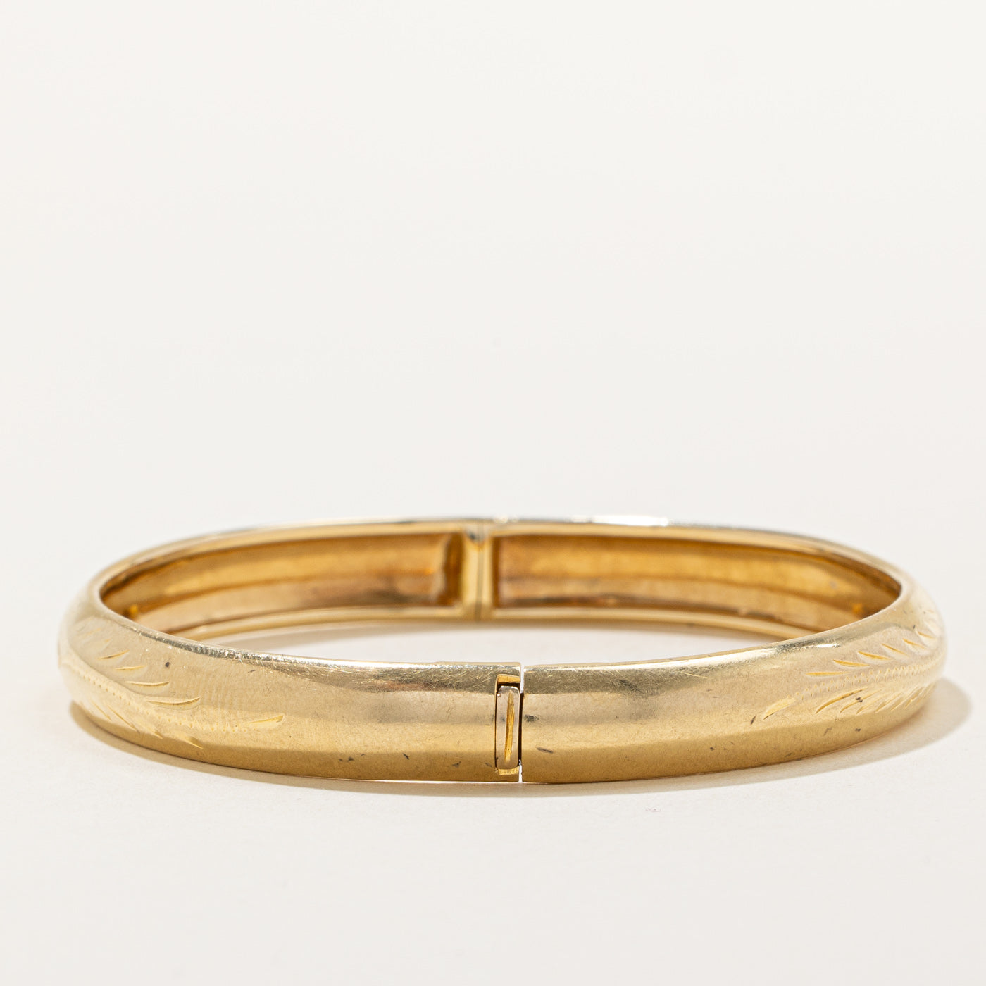 Italian 18k Yellow Gold Bangle | 7" |