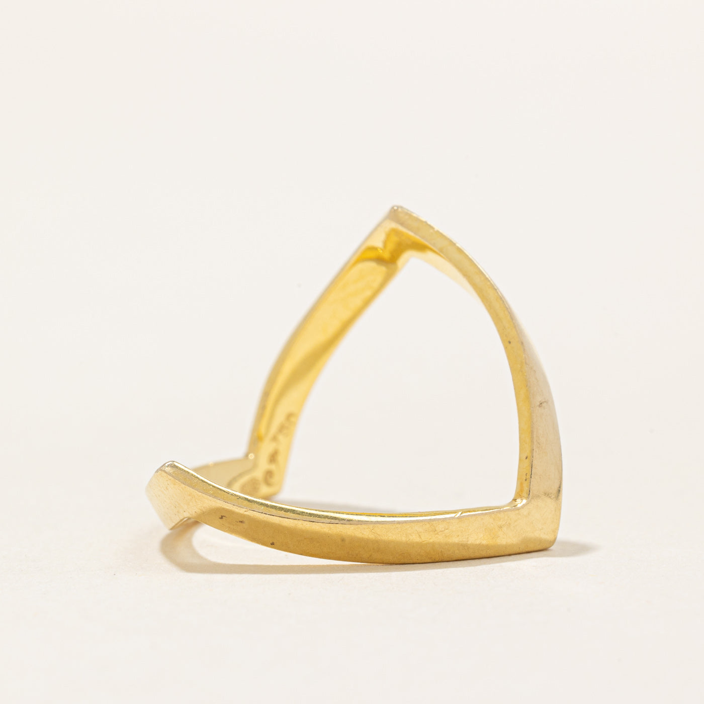 Bague chevron en or jaune 18 carats | Taille 8,5 |