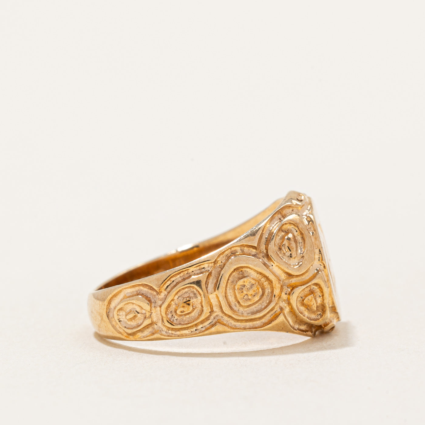 14k Yellow Gold 'D' Signet Ring | SZ 5.25 |