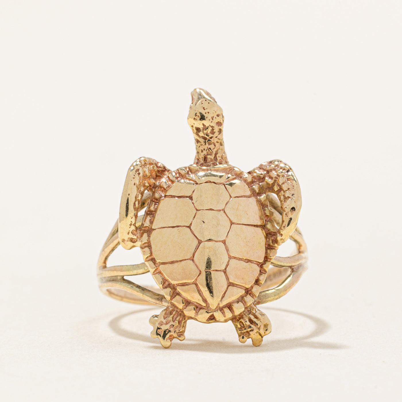 Bague tortue en or jaune 10 carats | Taille 4,5 |