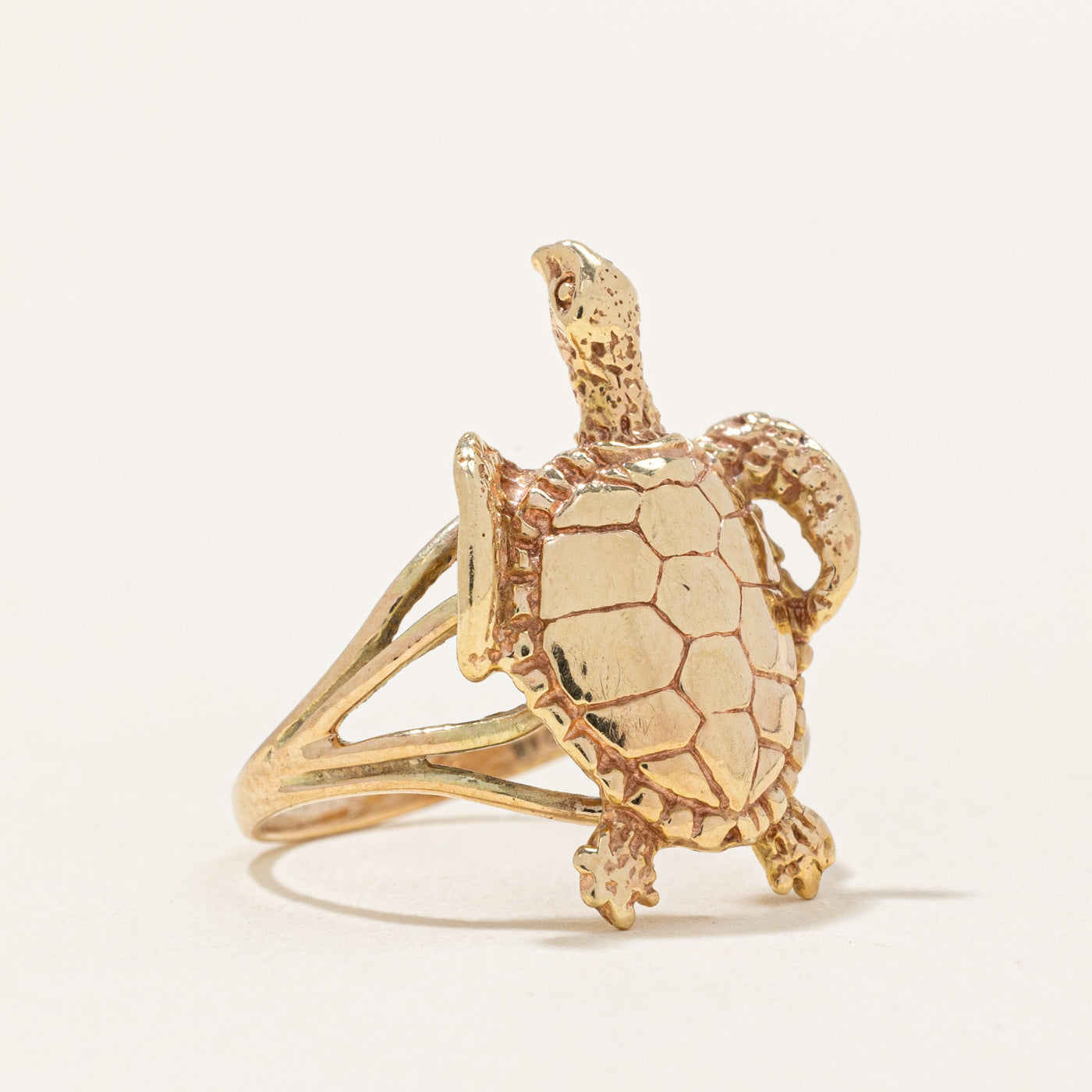 Bague tortue en or jaune 10 carats | Taille 4,5 |