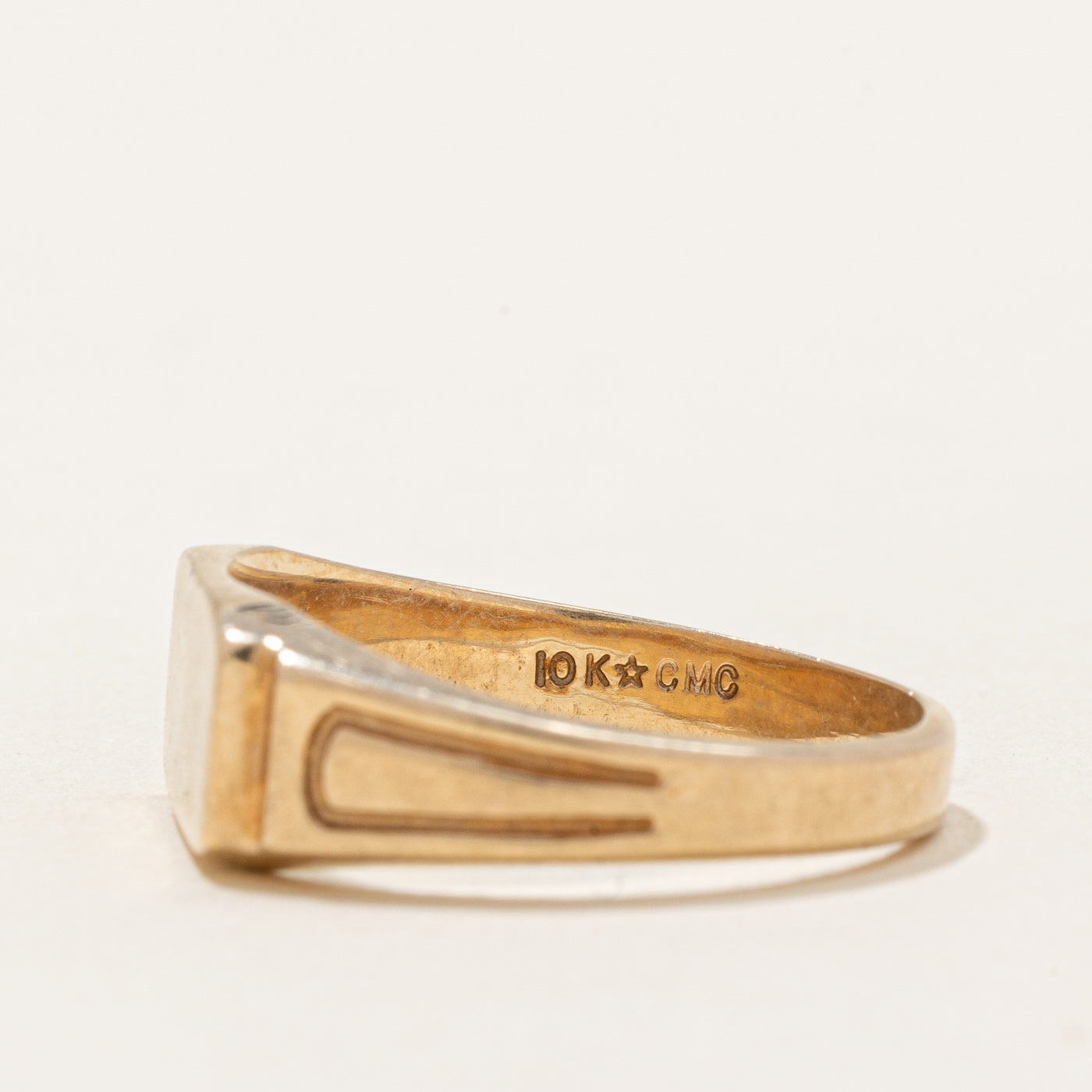 Bague chevalière en or jaune 10 carats | Taille 8,75 |