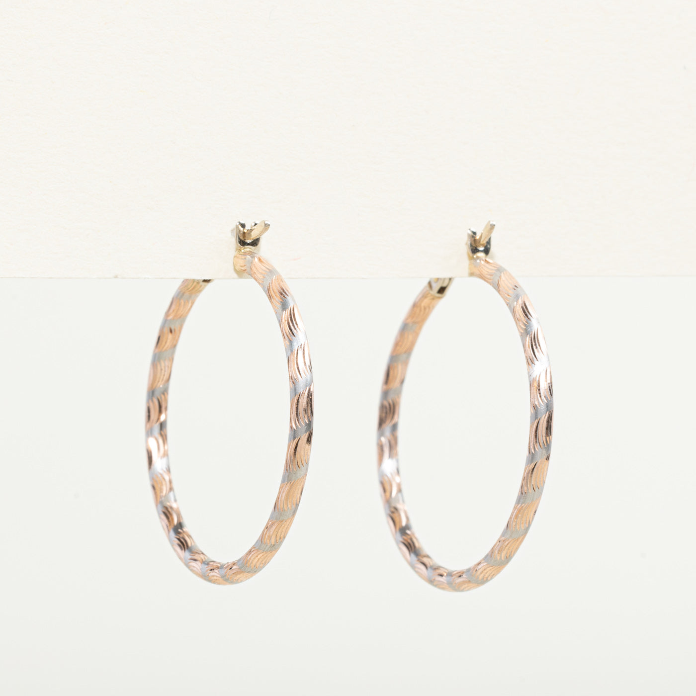 Boucles d'oreilles créoles italiennes bicolores en or 10 carats