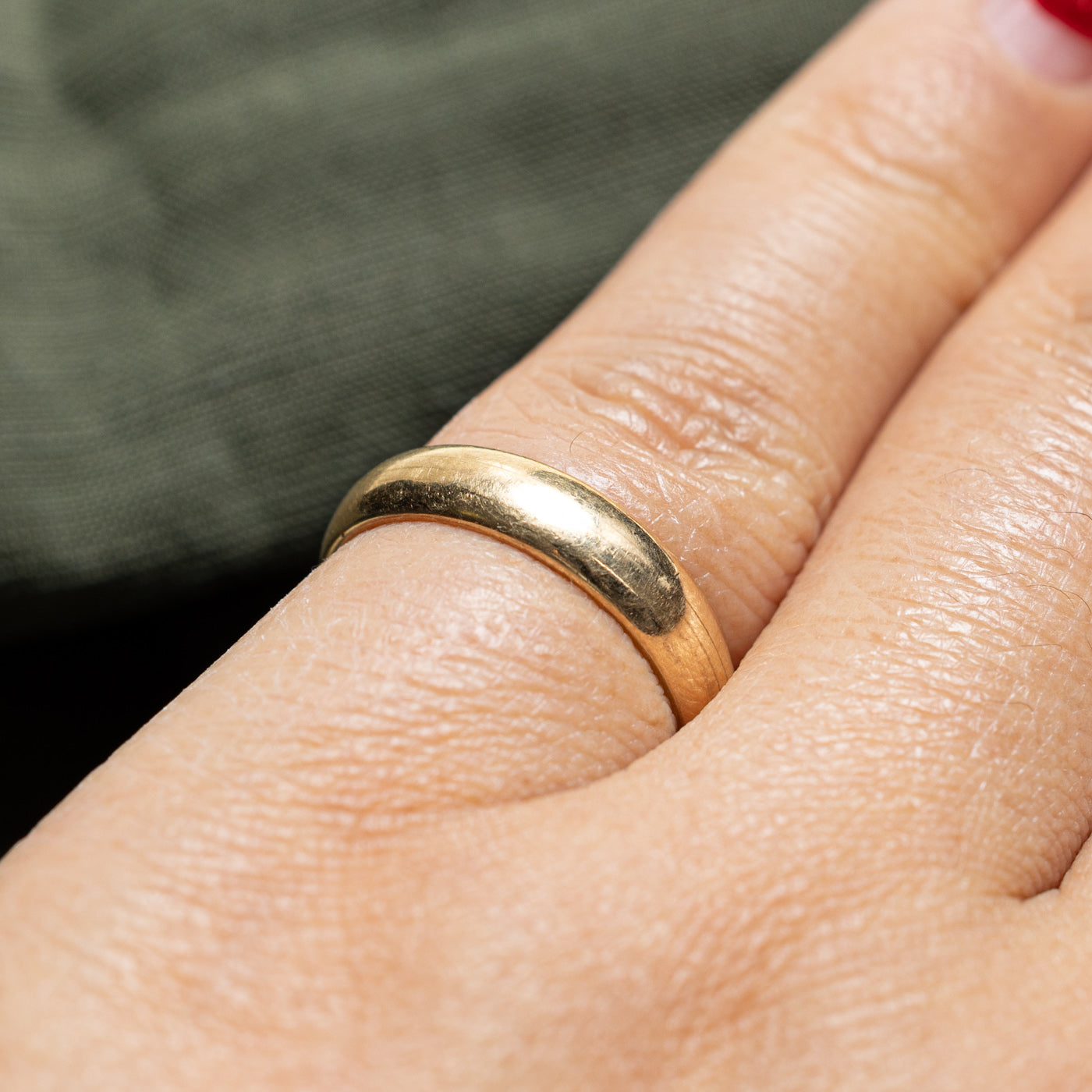 14k Yellow Gold Band | 4.15mm | SZ 5.5 |