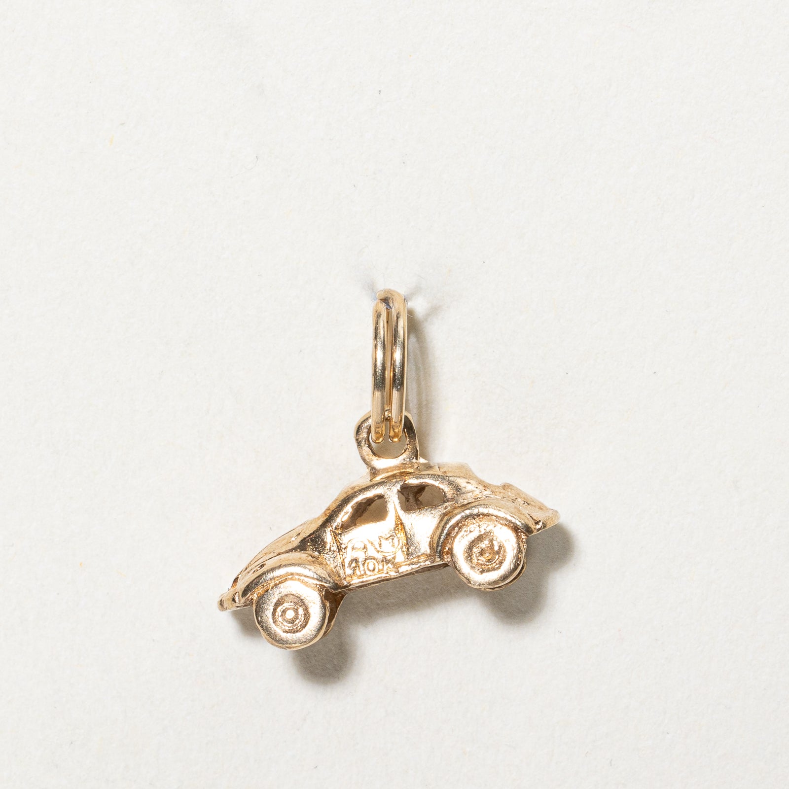 Breloque voiture en or jaune 10 carats |