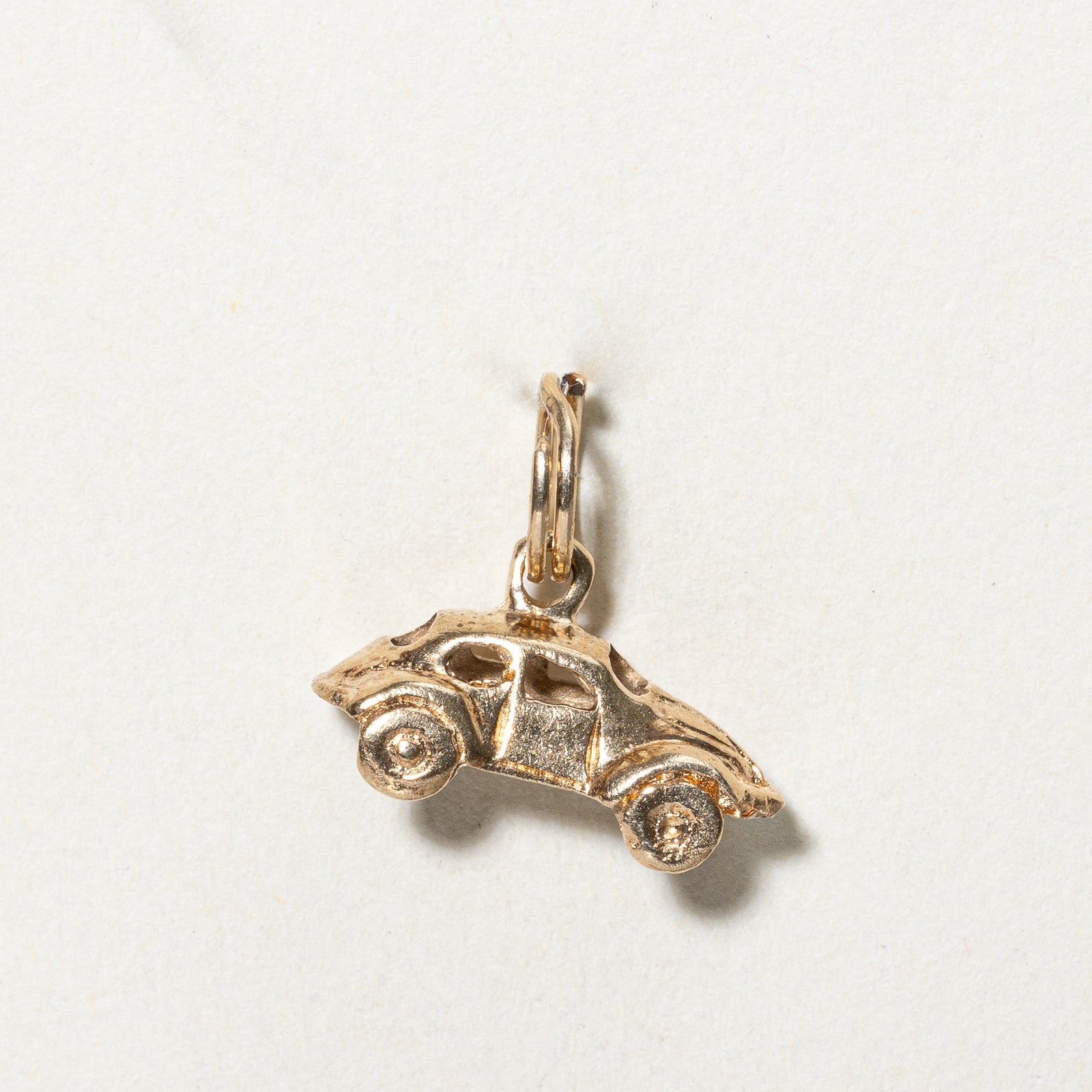 Breloque voiture en or jaune 10 carats |