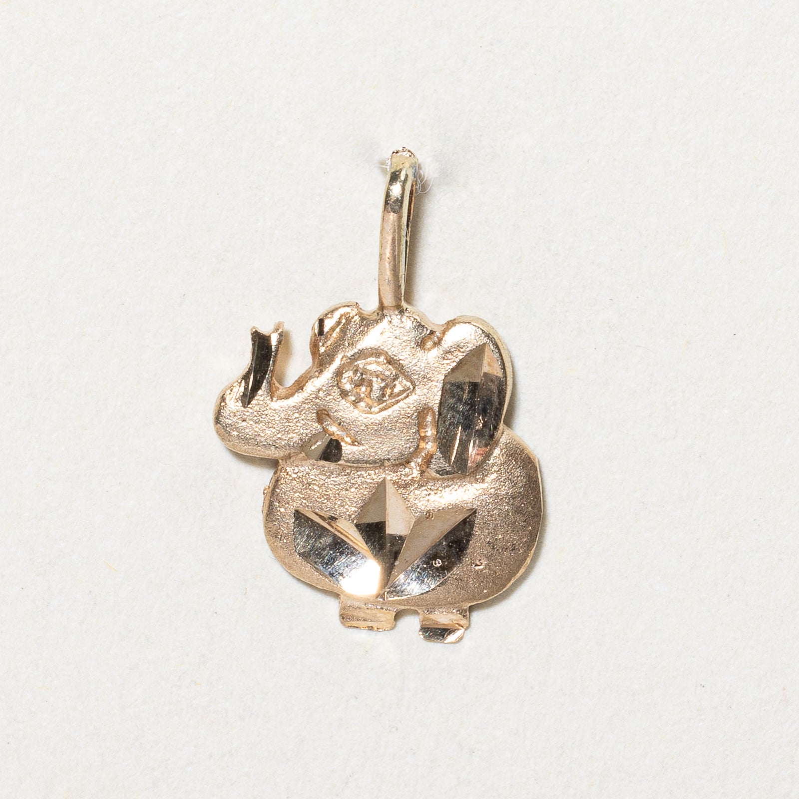 Pendentif éléphant en or jaune 10 carats |