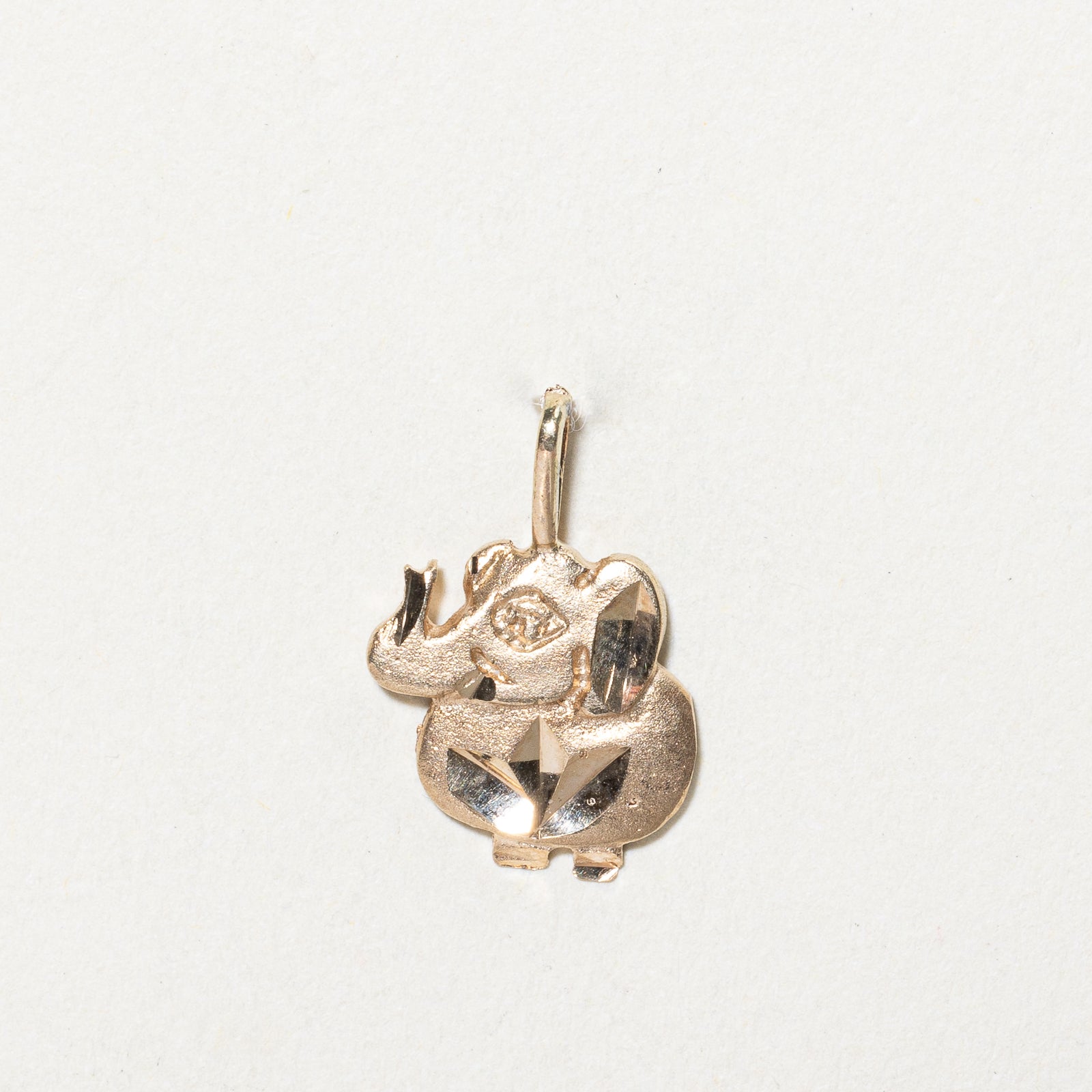 Pendentif éléphant en or jaune 10 carats |
