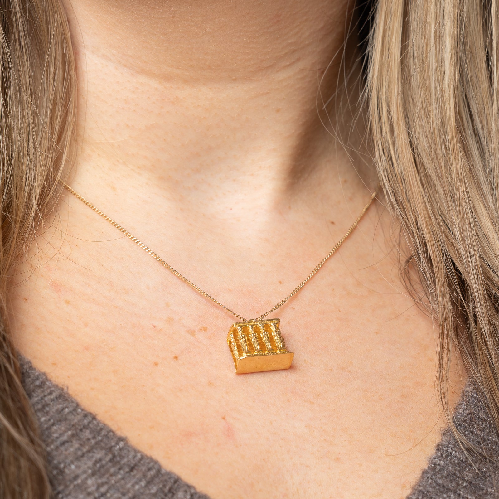 18k Yellow Gold Caryatids of Erechtheion Charm |