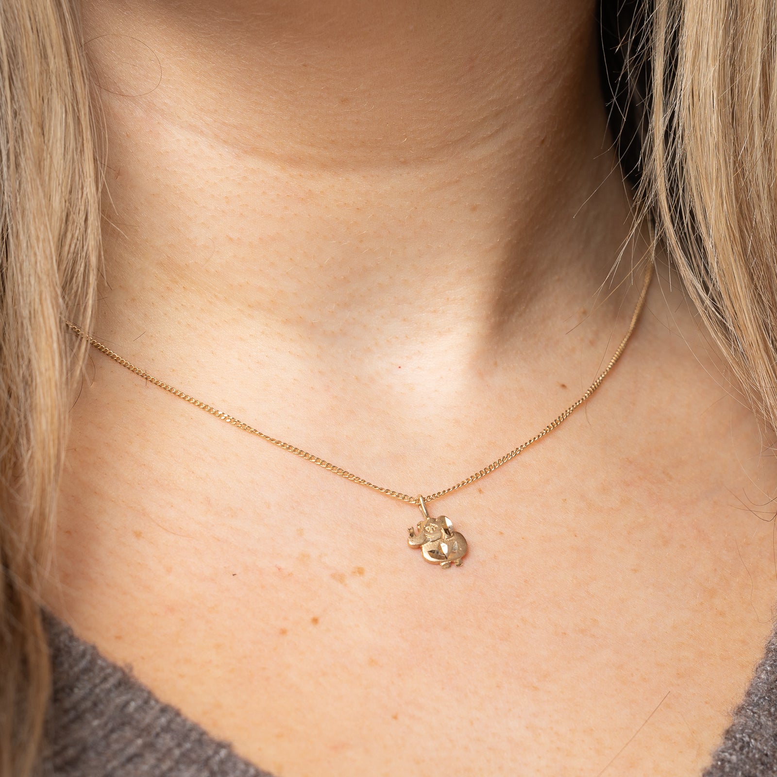 Pendentif éléphant en or jaune 10 carats |