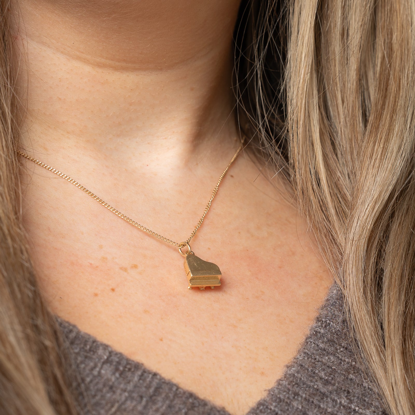 10k Yellow Gold Piano Charm |