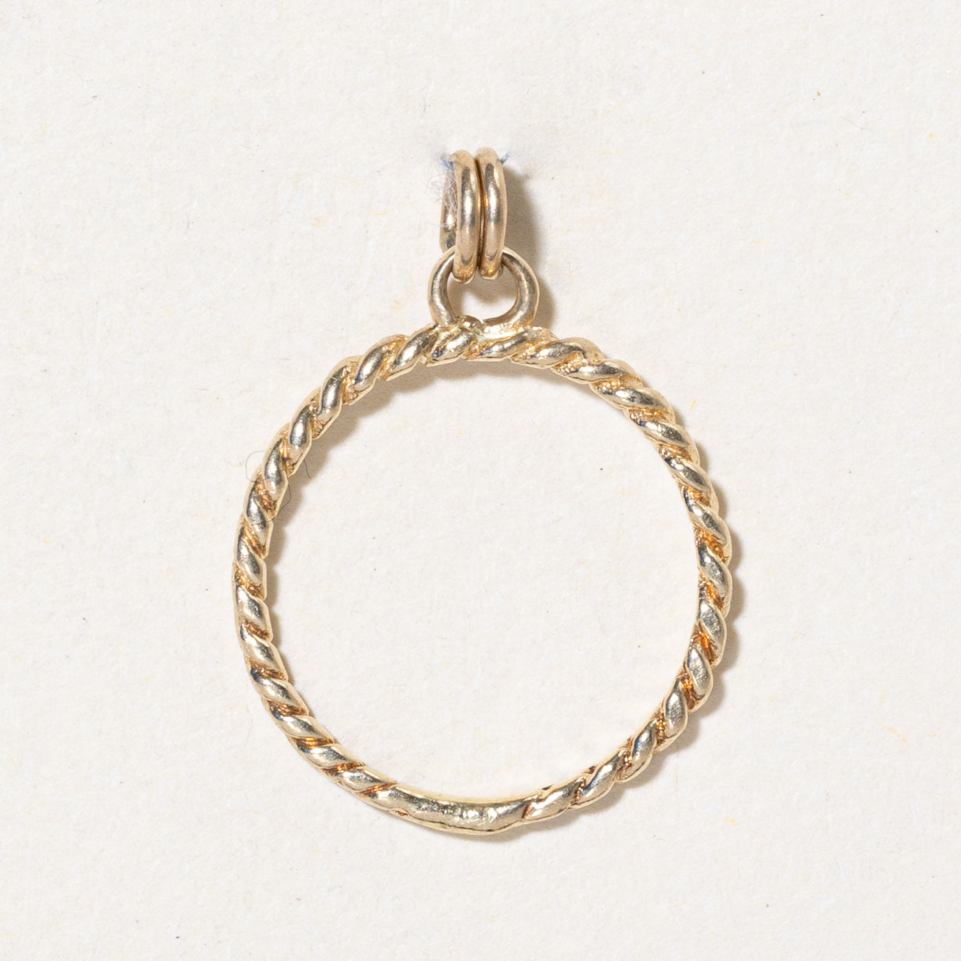Bague breloque en or jaune 14 carats