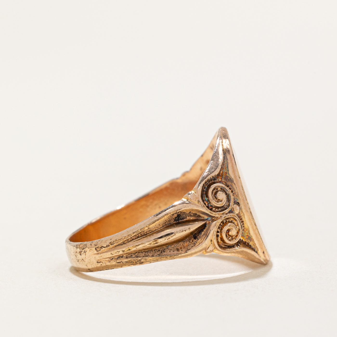 Bague chevalière vierge en or rose 10 carats | Taille 8 |