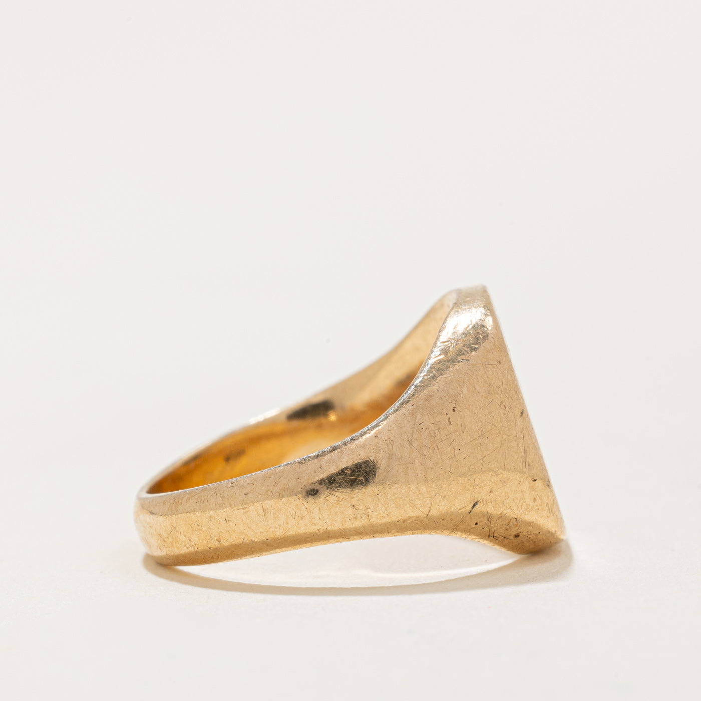 Bague chevalière « R » en or jaune 10 carats | Taille 6 |