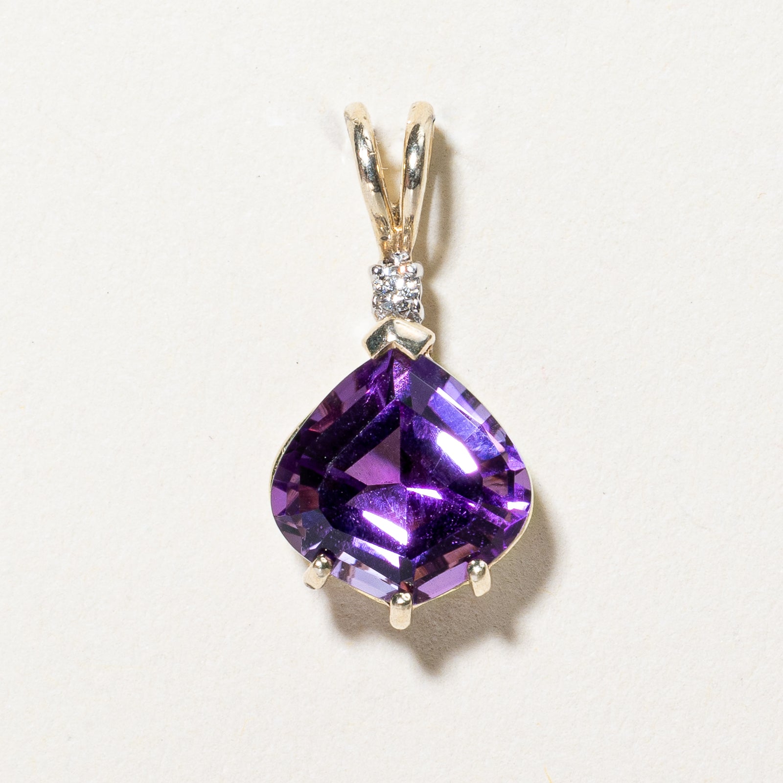 Amethyst & Diamond Pendant | 2.00ct, 0.015ct |