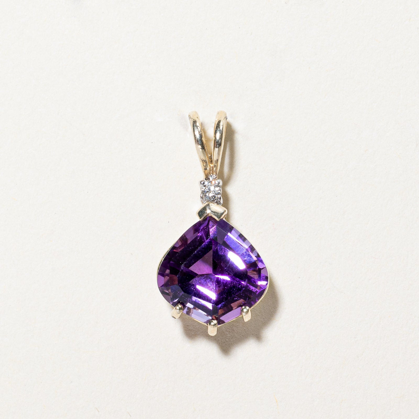 Amethyst & Diamond Pendant | 2.00ct, 0.015ct |