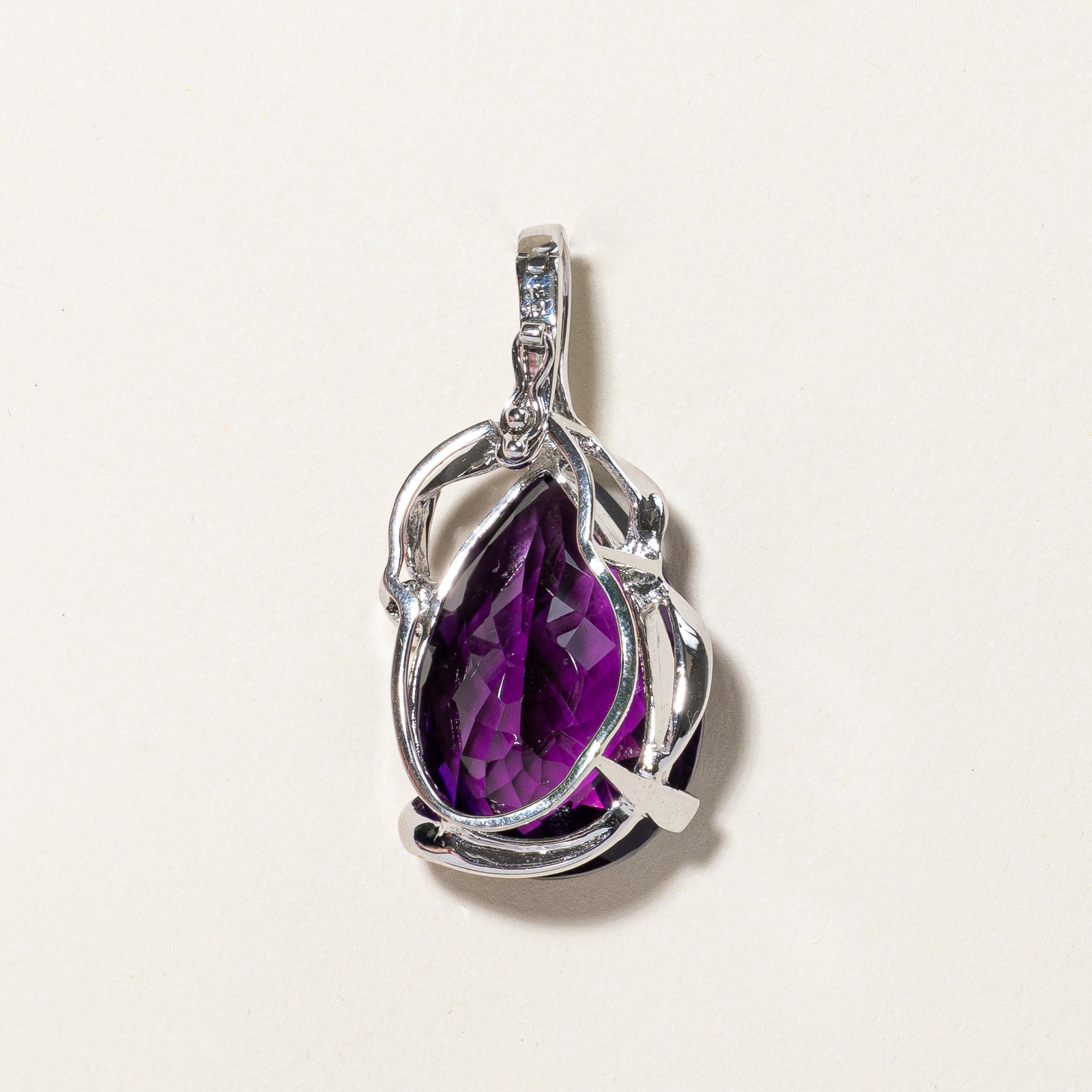 Amethyst & Diamond Pendant | 26.00ct, 0.005ct |
