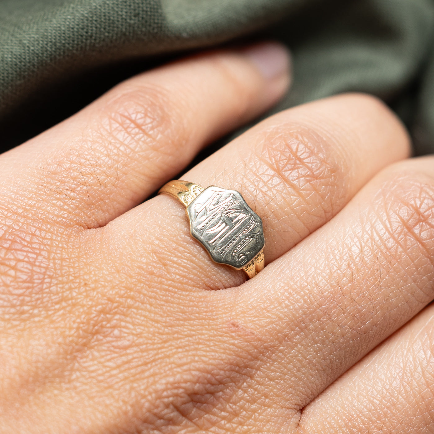 Vintage 10K Yellow Gold "MAK" Initial Signet Ring | SZ 6.75