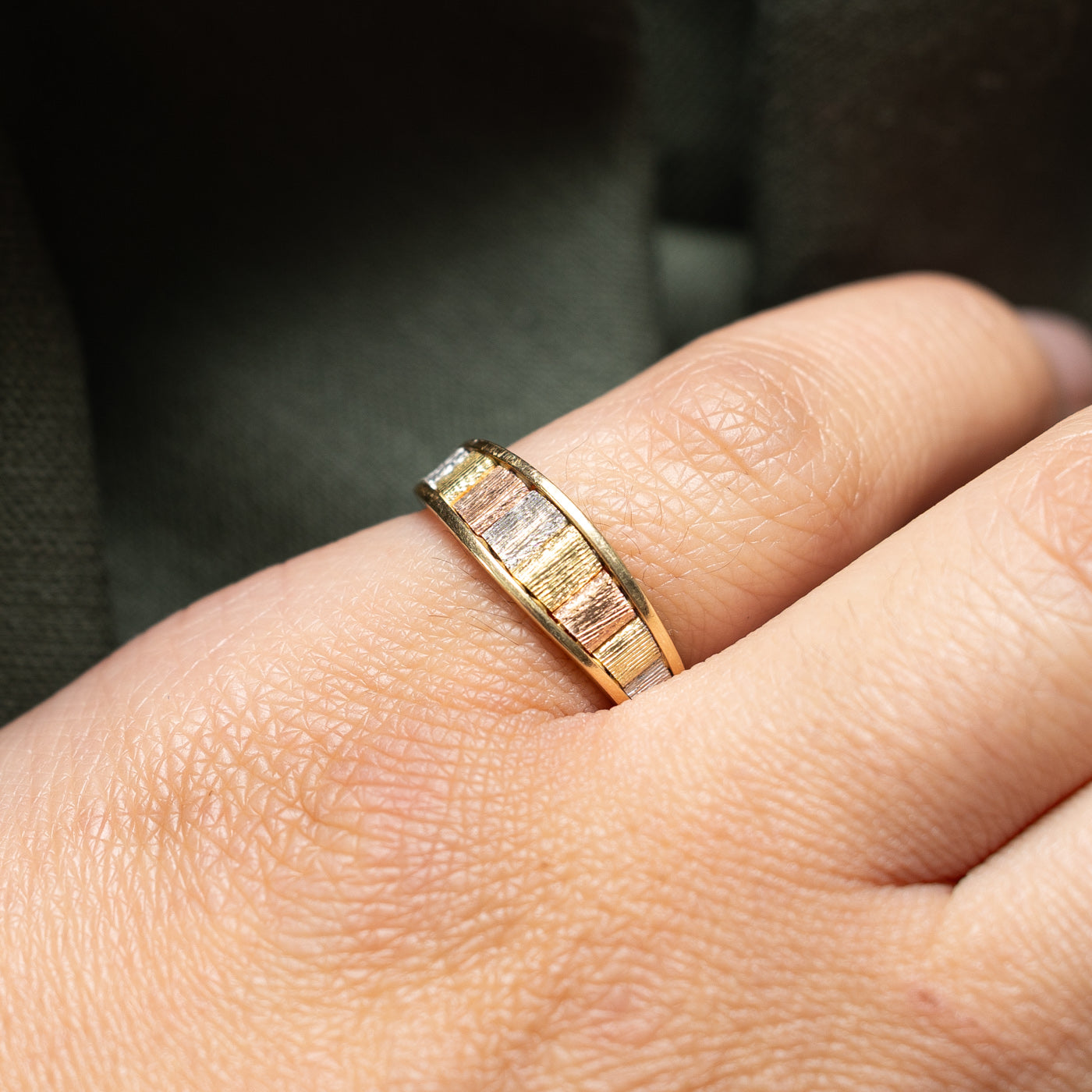 14K Tri Tone Gold Fluted Tapered Ring | SZ 4.75
