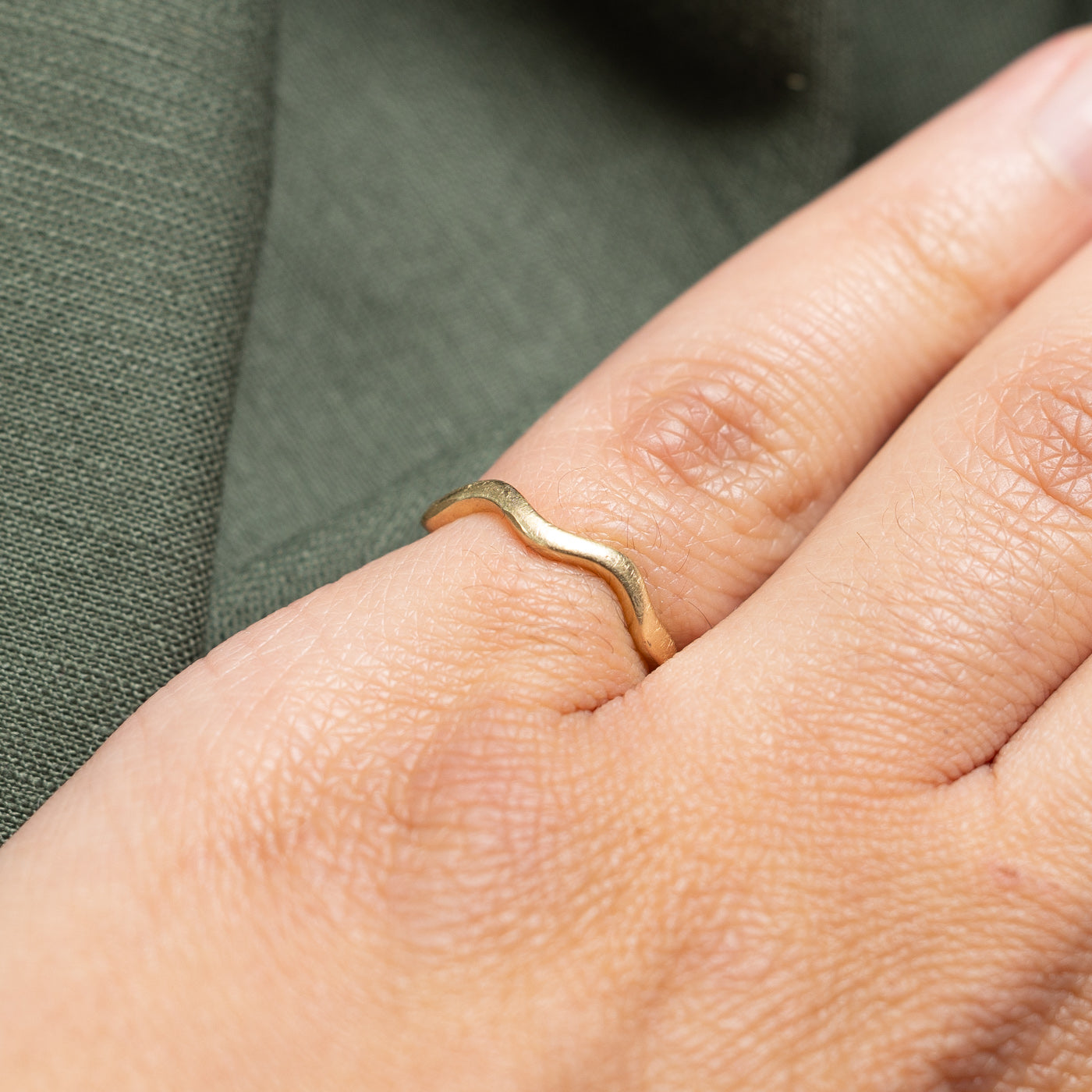 14K Yellow Gold Wavy Band | 1.8mm | SZ 4