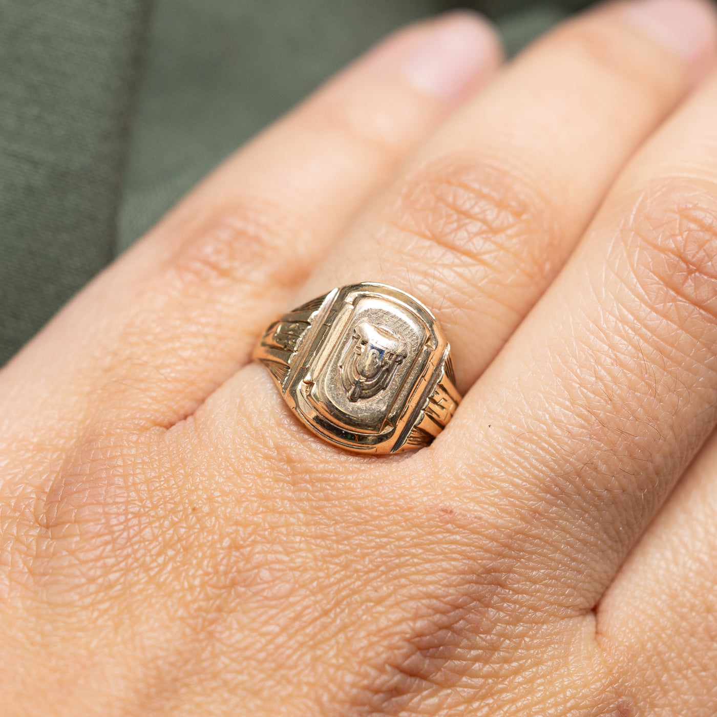 Vintage 10K Yellow Gold "1938" Crest Signet Ring | SZ 6.75