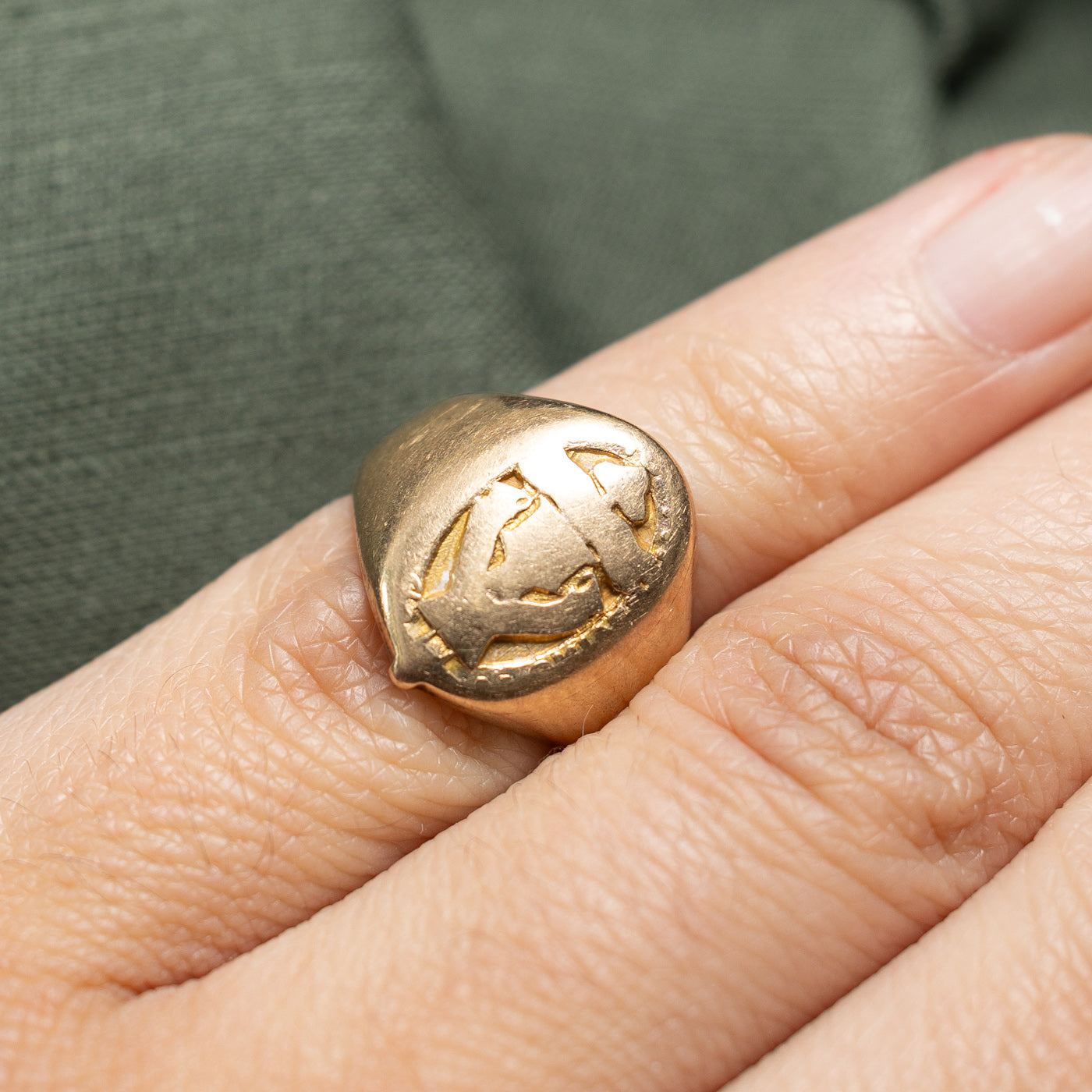 Vintage 9K Yellow Gold Signet Ring | SZ 2.75