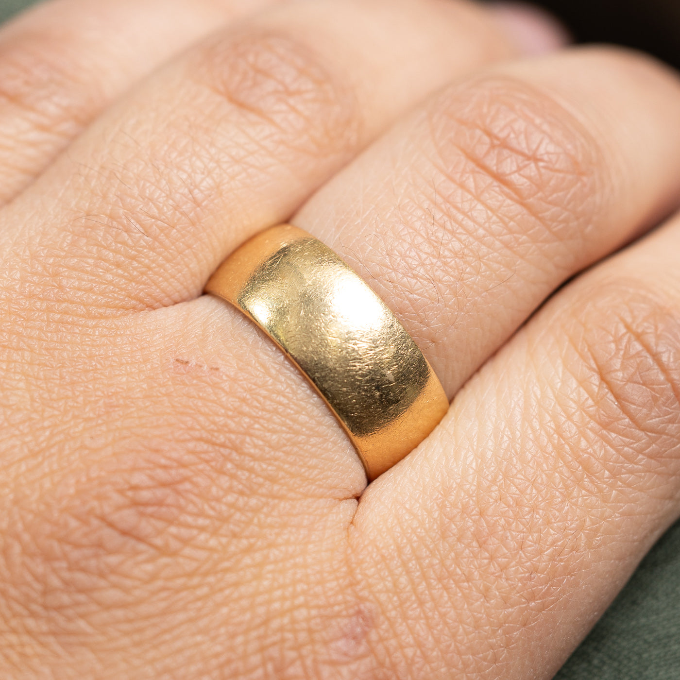 Vintage 10K Yellow Gold Cigar Band | 8.7mm | SZ 9.75