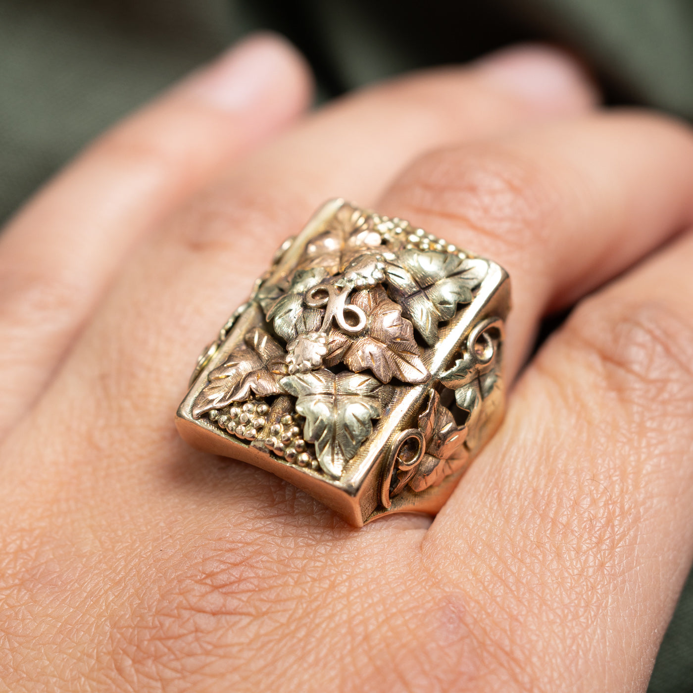 'Black Hills Gold' 10k Leafy Vine Motif Cocktail Ring | SZ 11 |