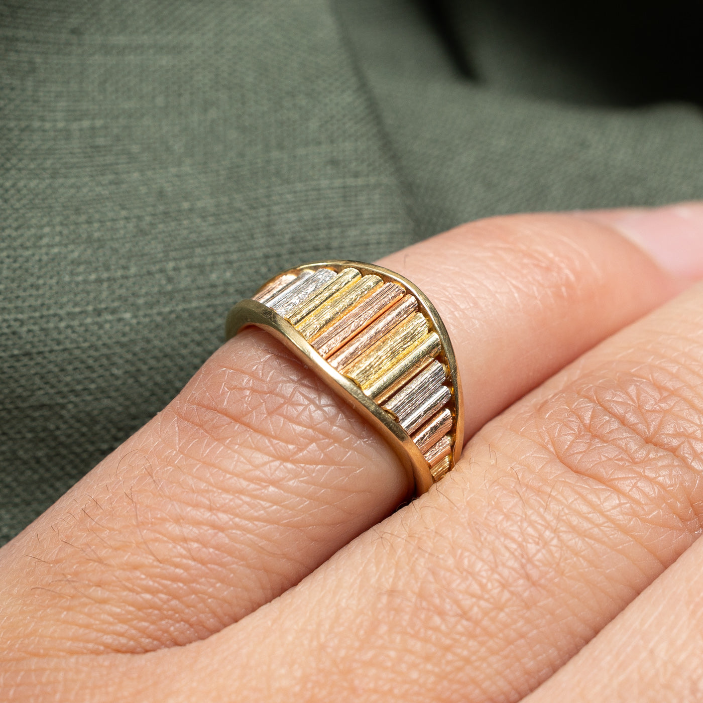 Bague cannelée conique en or tricolore 14 carats | Taille 3,5