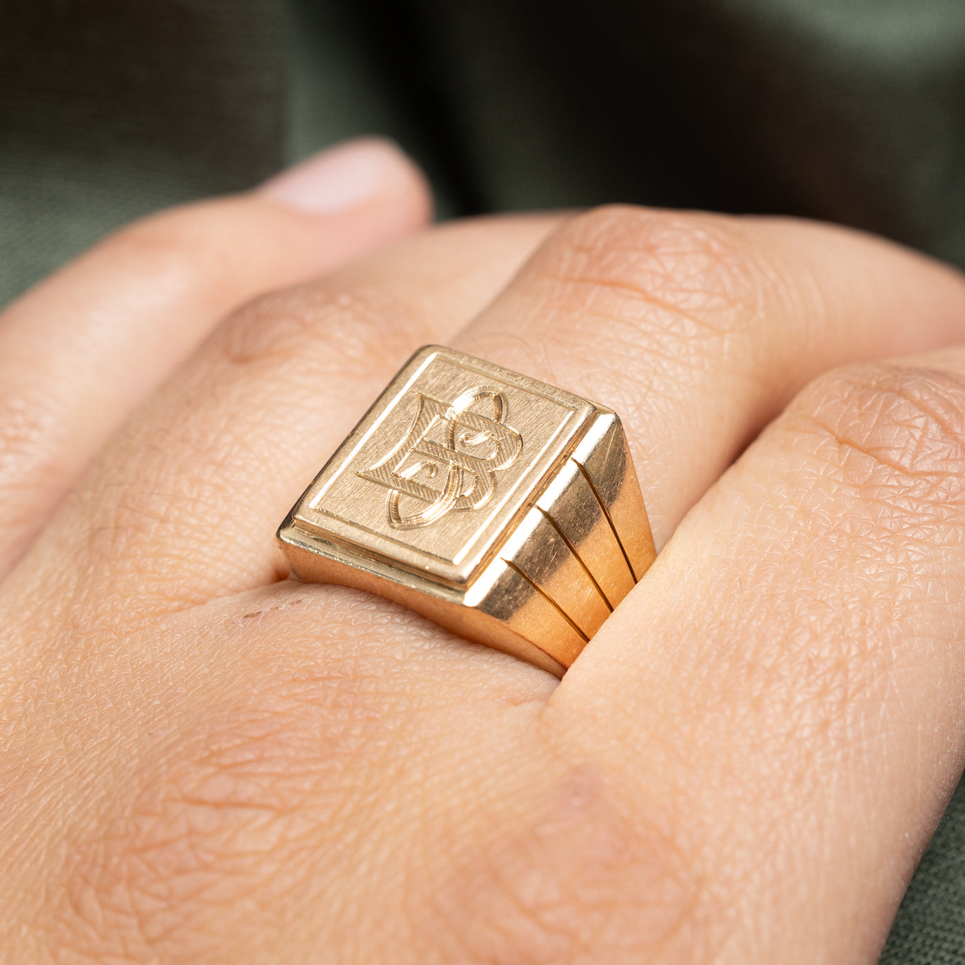 Vintage 14K Yellow Gold "BS" Initial Signet Ring | SZ 9.5