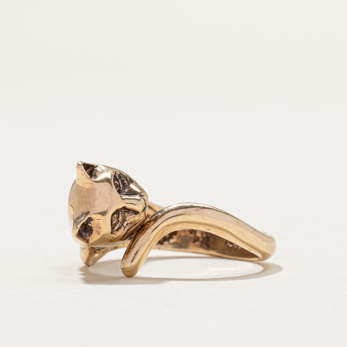 Bague vintage en or jaune 10 carats, motif chat conique | Taille 5