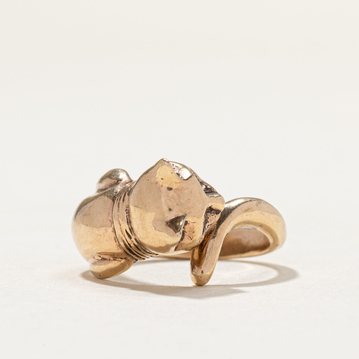 Bague vintage en or jaune 10 carats, motif chat conique | Taille 5