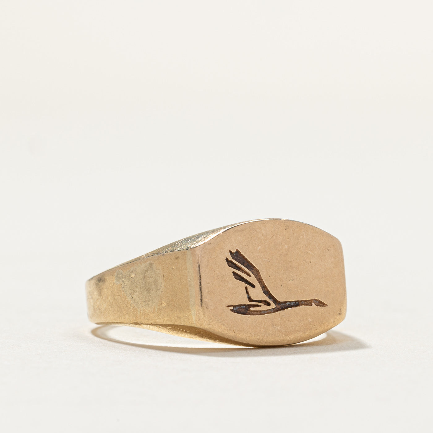 Bague chevalière vintage en or jaune 10 carats avec motif oiseau | Taille 10,5