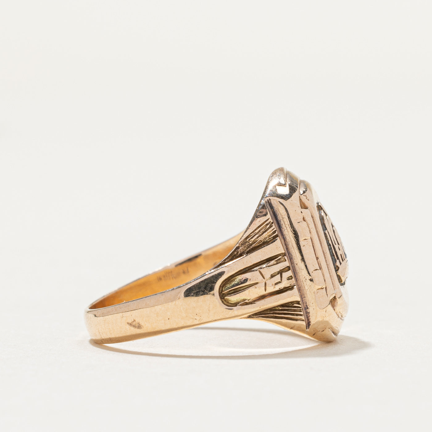 Vintage 10K Yellow Gold "1938" Crest Signet Ring | SZ 6.75