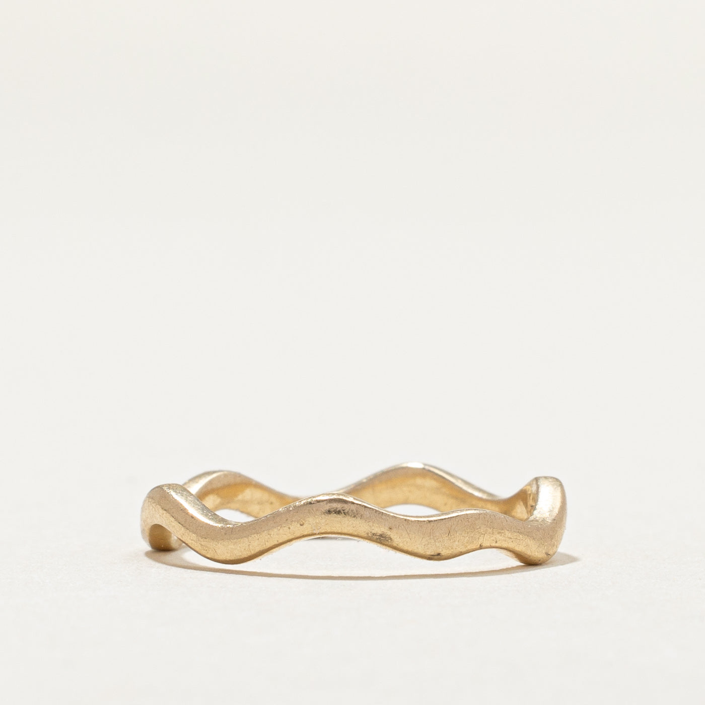 14K Yellow Gold Wavy Band | 1.8mm | SZ 4