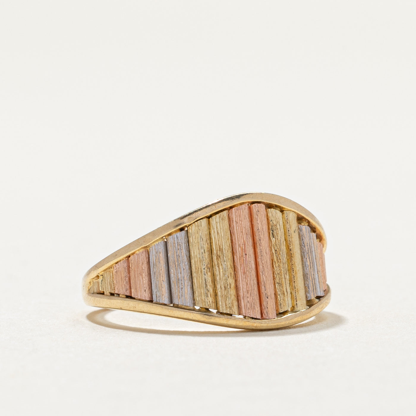 Bague cannelée conique en or tricolore 14 carats | Taille 3,5