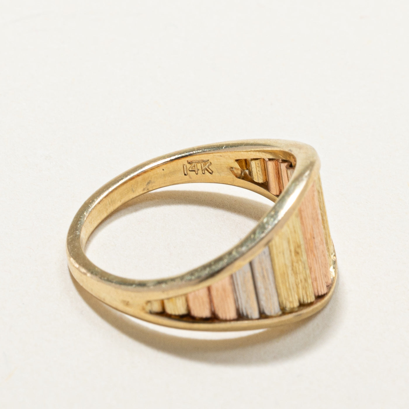 Bague cannelée conique en or tricolore 14 carats | Taille 3,5