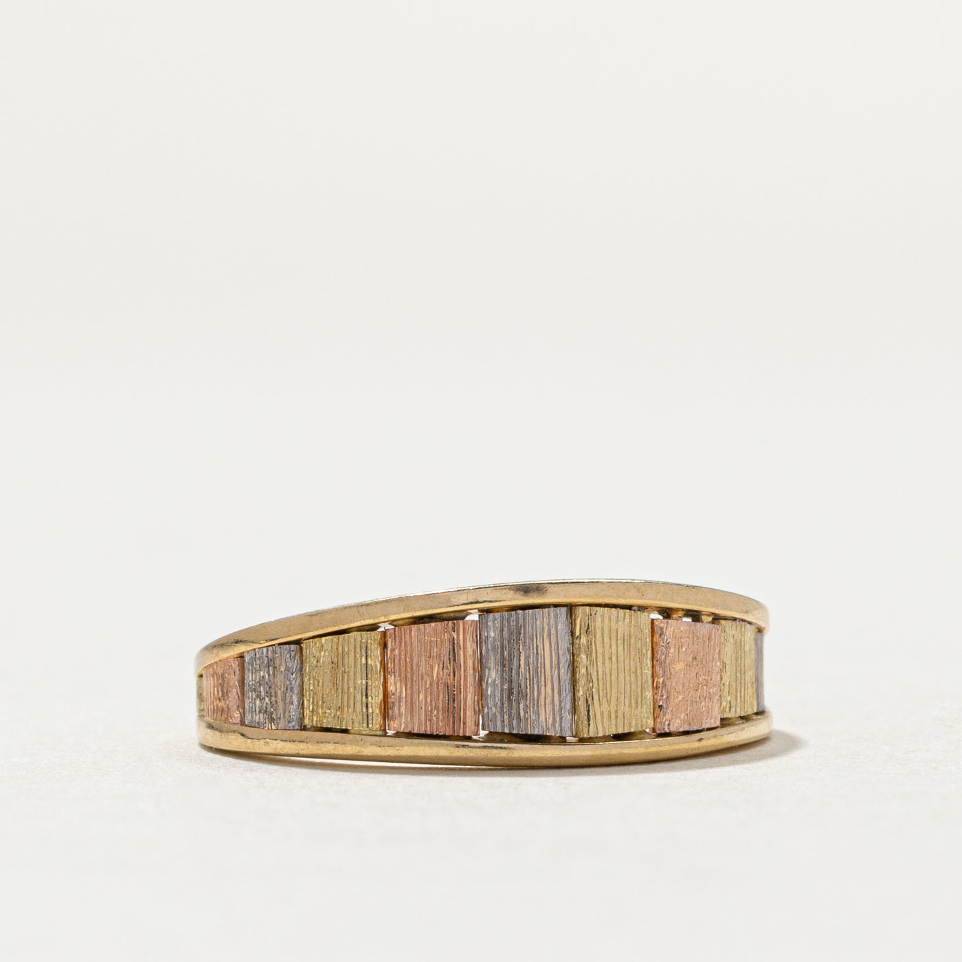 14K Tri Tone Gold Fluted Tapered Ring | SZ 4.75