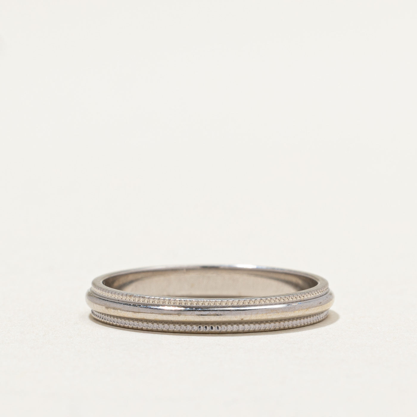 18K White Gold Milgrain Wedding Band | 2.6mm | SZ 5.5