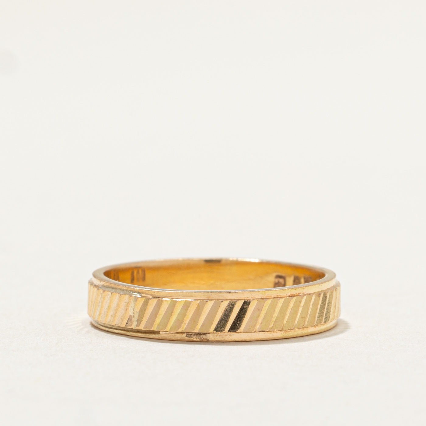 18K Yellow Gold Diamond Cut Band | 3.9mm | SZ 7.25
