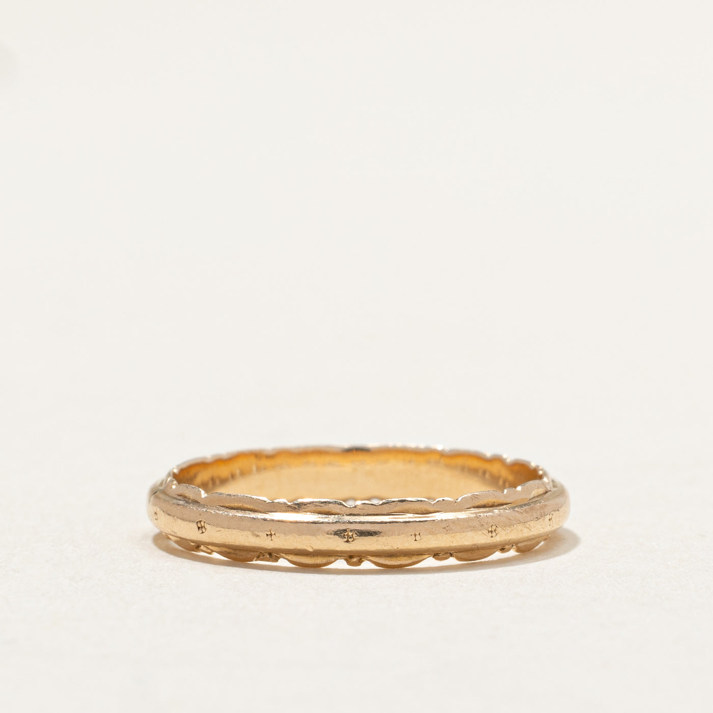 Bague en or jaune 10 carats à bord festonné orné | 3 mm | Taille 5,75