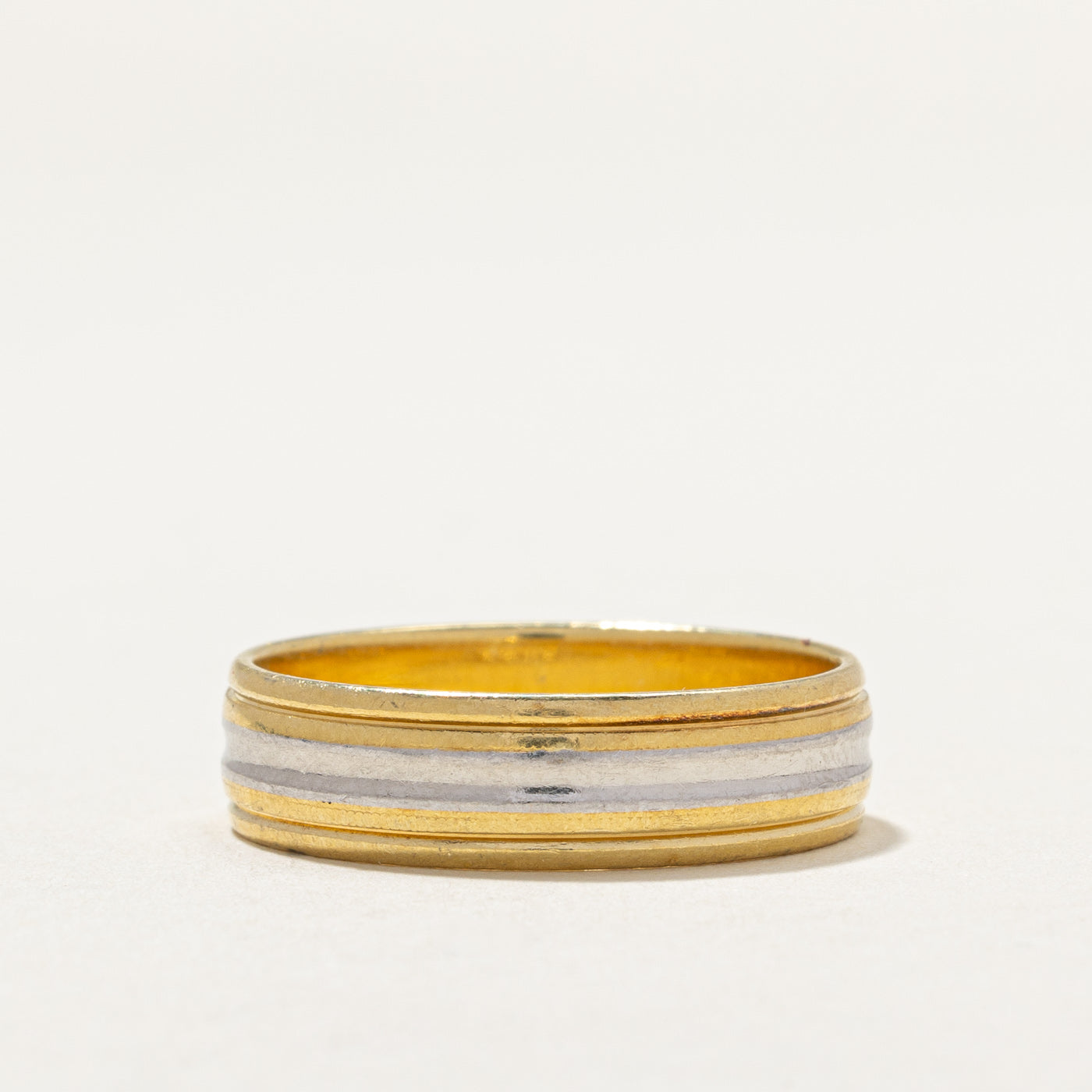 18K & Platinum Two Tone Textured Band | 6.2mm | SZ 9.75