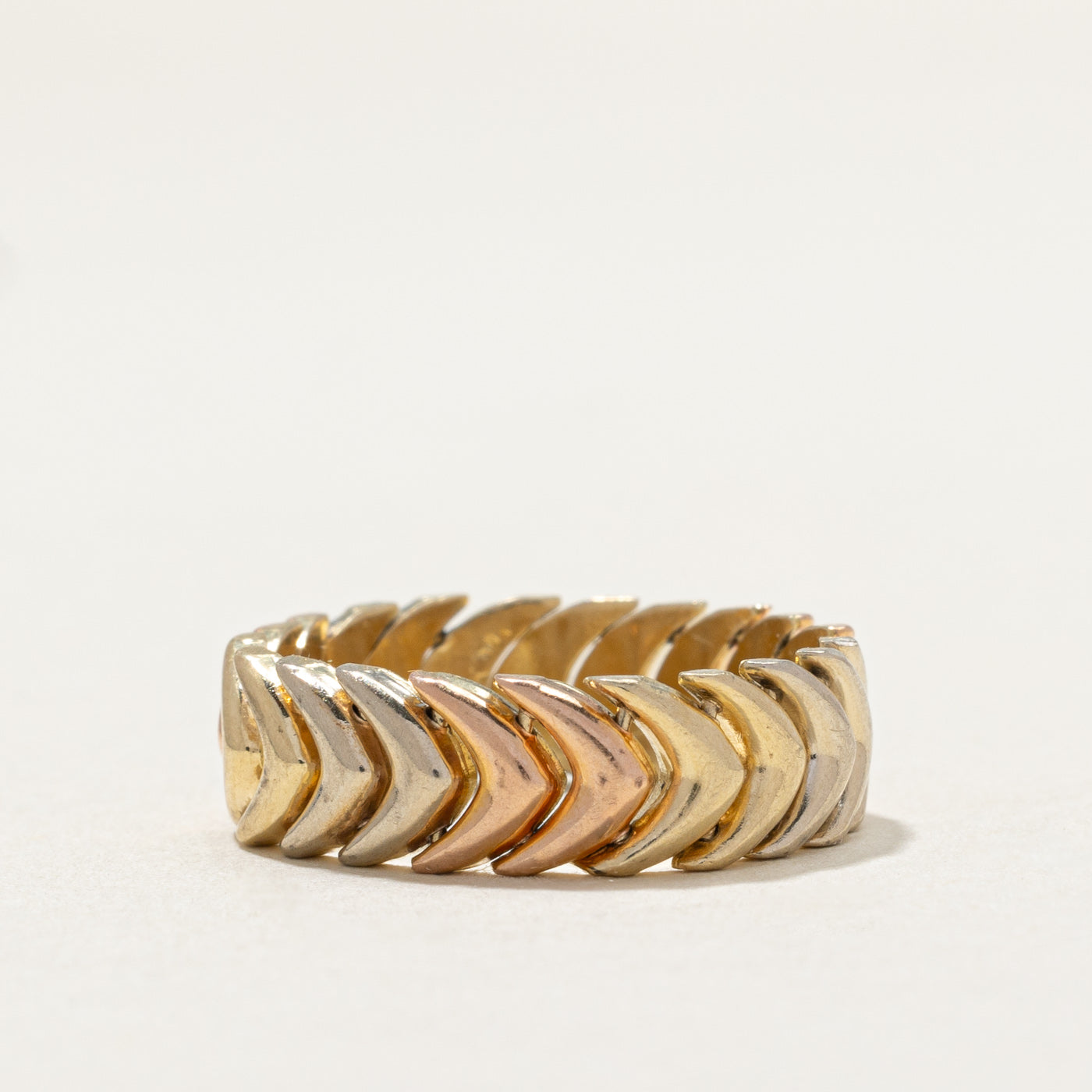 18K Tri Tone Gold Chevron Chain Ring | 6.3mm | SZ 8.5