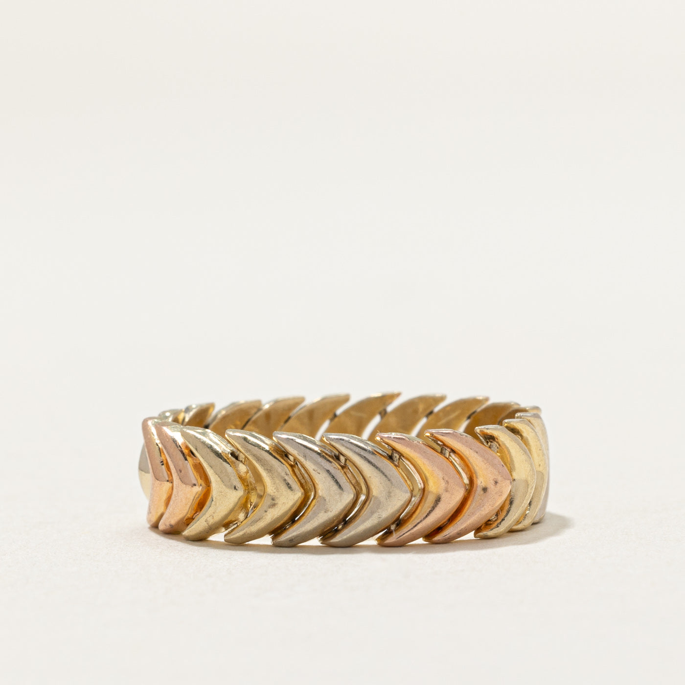 18K Tri Tone Gold Chevron Chain Ring | 6.3mm | SZ 8.5