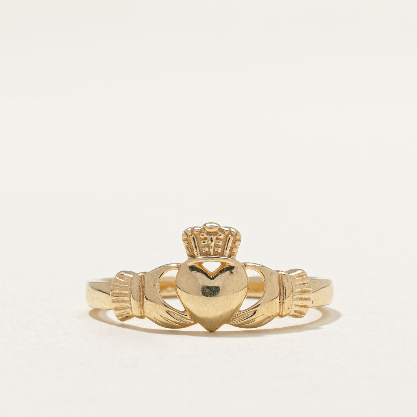 Bague Claddagh en or jaune 10 carats | Taille 8,25